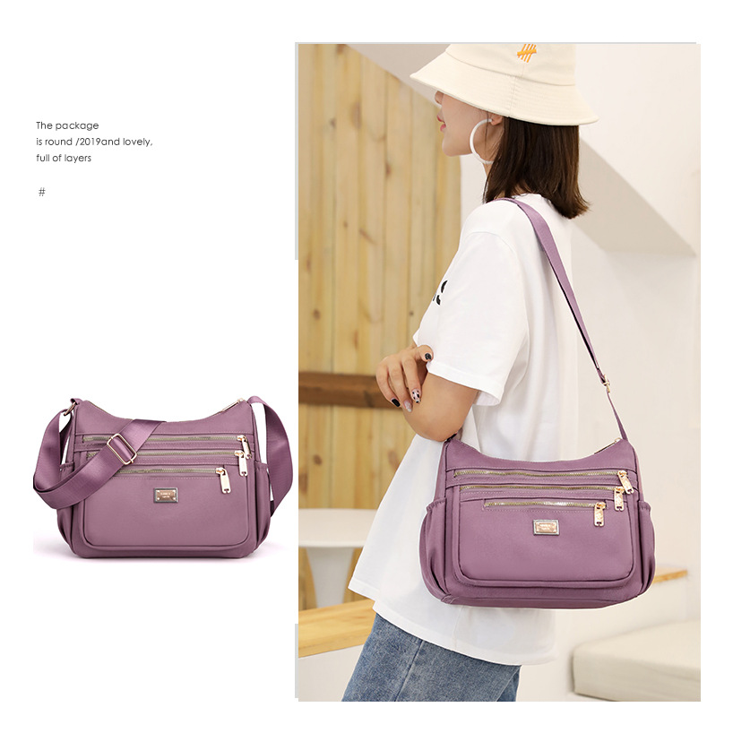 New women's crossbody bag, nylon fashionable color-blocking single-shoulder bag, large-capacity multi-layer simple middle-aged mom bag Application Scenario