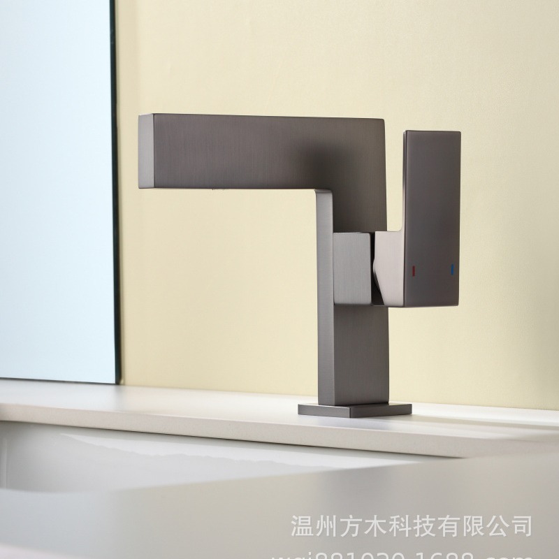 All-copper flat seven-shaped square creative bathroom, waterfall, single hole, single handle, side-opening basin, cold and hot water faucet for washing details Picture