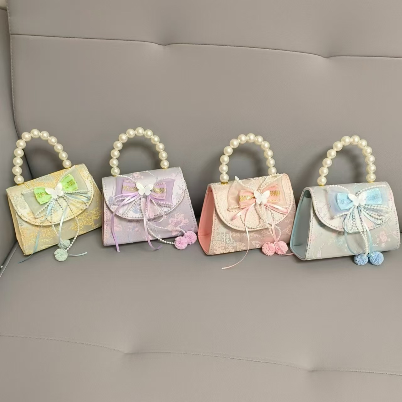 Children's bag, bow, ancient-style little girl coin purse, princess pearl handbag, little chanel-style storage wallet details Picture