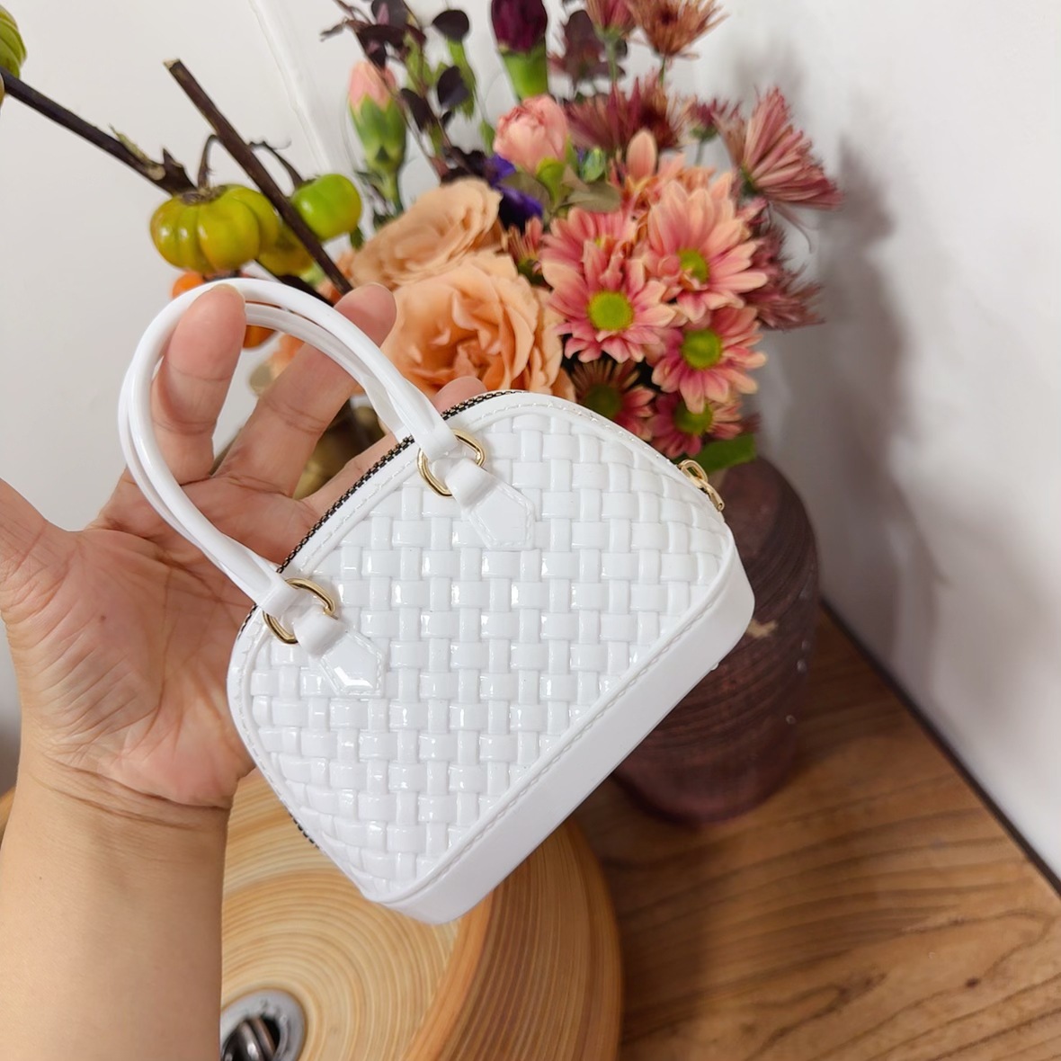 2025 Summer new PVC jelly woven shell bag mini Bag Handbag, a trendy bestseller, single-shoulder crossbody bag Application Scenario