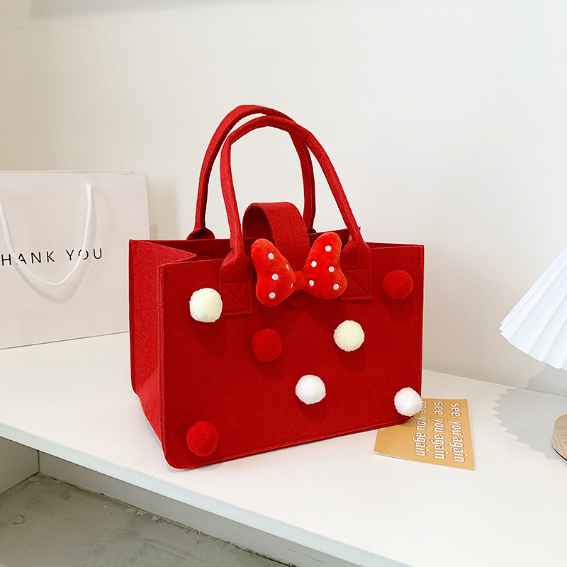 New cute felt bag, handbag, cartoon children's bag, 100-day banquet gift, shopping bag, doll, girls' small handbag Application Scenario