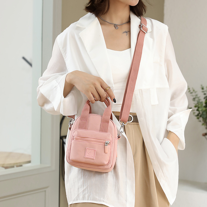 Cross-border customized bags, women's crossbody bags, fashionable and versatile women's bags, niche nylon casual commuting single-shoulder bags details Picture
