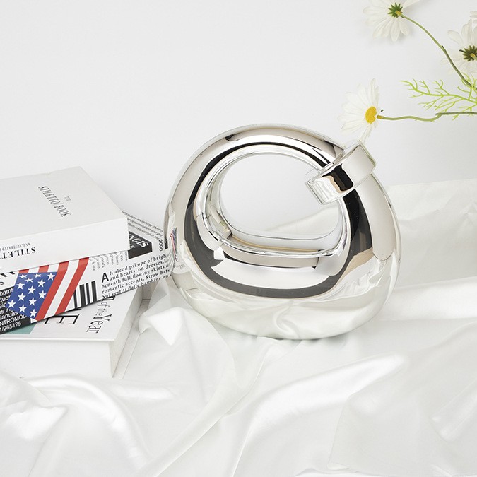 2025 New cross-border products from Europe and America: High-end crescent moon bag, fashionable and elegant acrylic bag, home decoration, candy handbag Item Picture