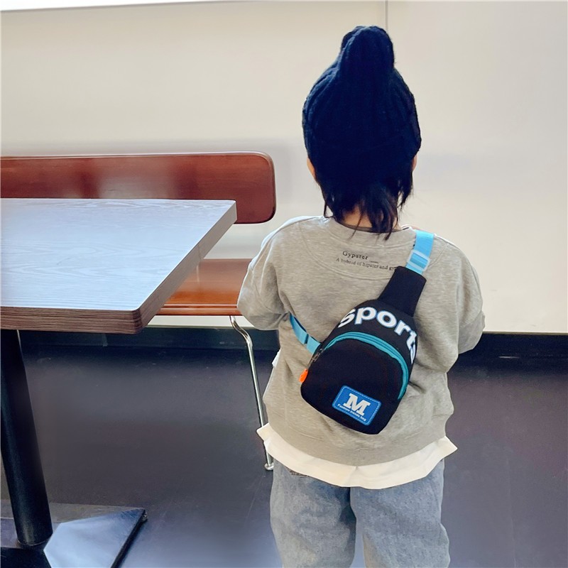 Korean children's bags, girls' and boys' letter chest bags, versatile girls' crossbody bags, baby loose change accessories small bags details Picture