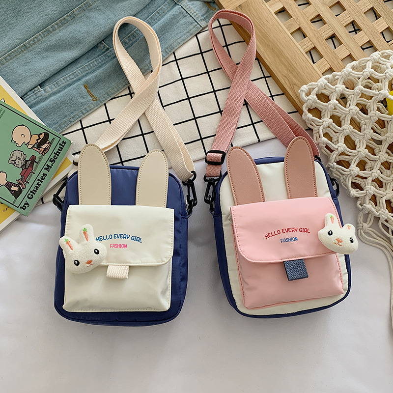 The 2020 new children's bag is a cute, personalized and fashionable Korean-style casual student girl single-shoulder crossbody bag full figure