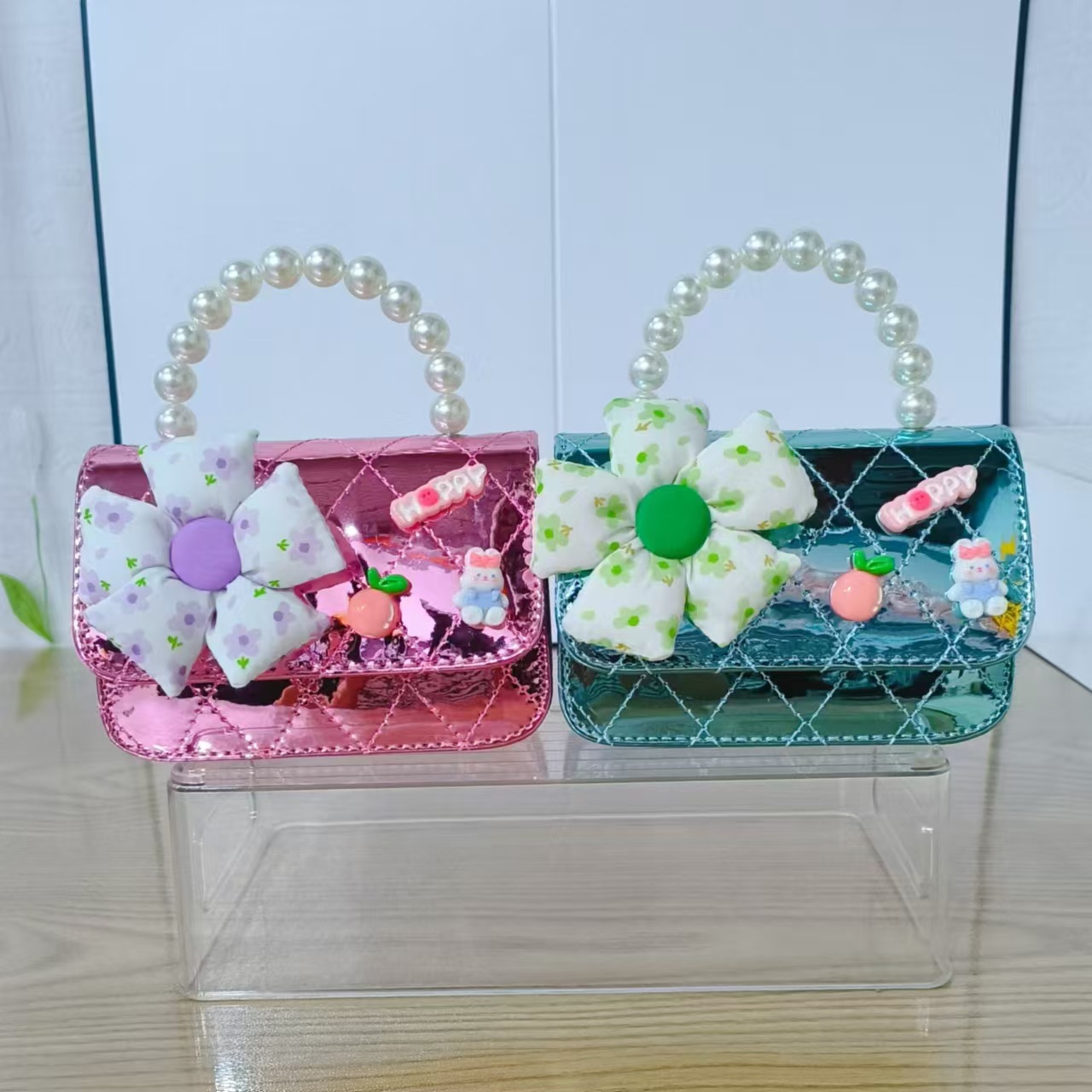 Girls' pearl handbag, crossbody bag, girls' coin purse, laser mini fragrance flower children's bag, chain small square bag details Picture
