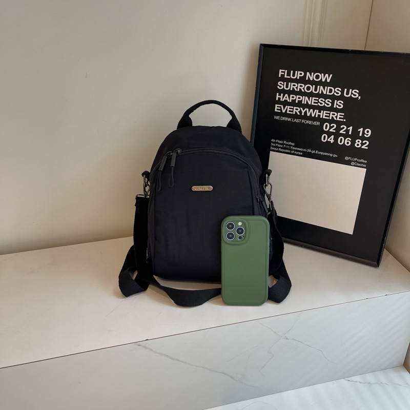 The 2024 new style of personalized, fashionable and versatile schoolbag for daily use, a large-capacity travel backpack, is selling well across borders Application Scenario
