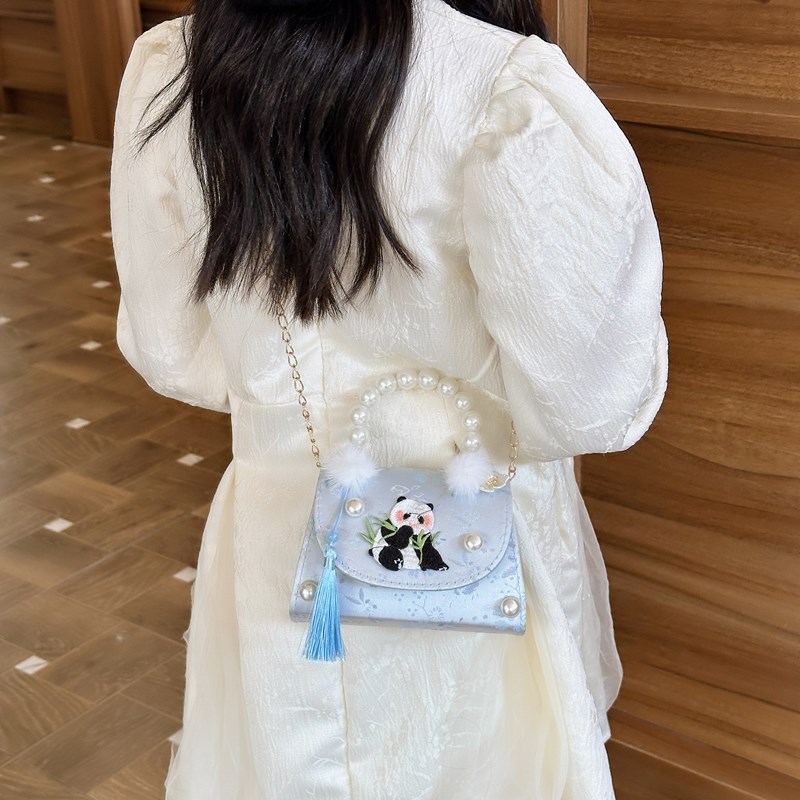 Children's bag, Chinese style butterfly flower, girls' crossbody bag, princess pearl handbag, single-shoulder crossbody bag Application Scenario