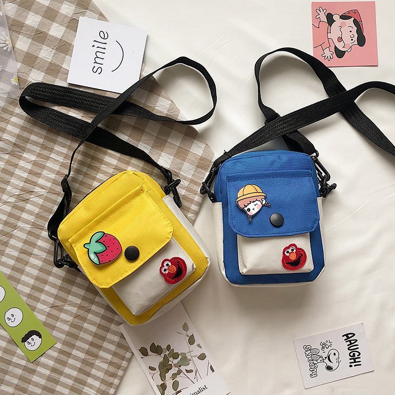 New and cute canvas bag for girls, Korean version and Japanese style nylon ins crossbody bag for girls, small student bag Application Scenario