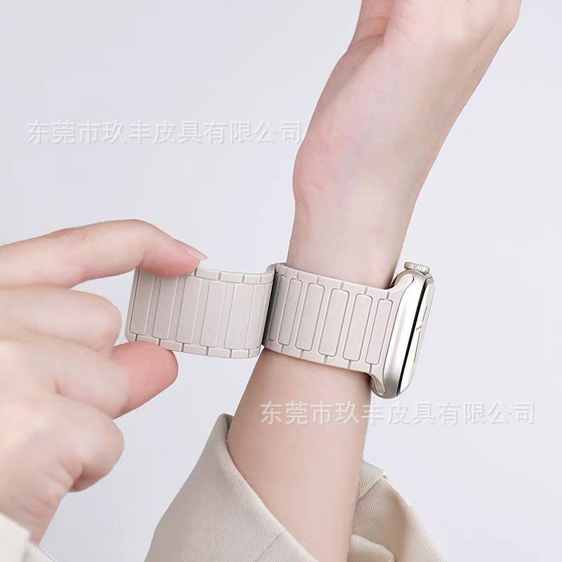It is compatible with the Apple iwatch6789 generation S10 dual-color reverse buckle watch strap Ultra2 three-piece magnetic silicone watch strap Specification drawing