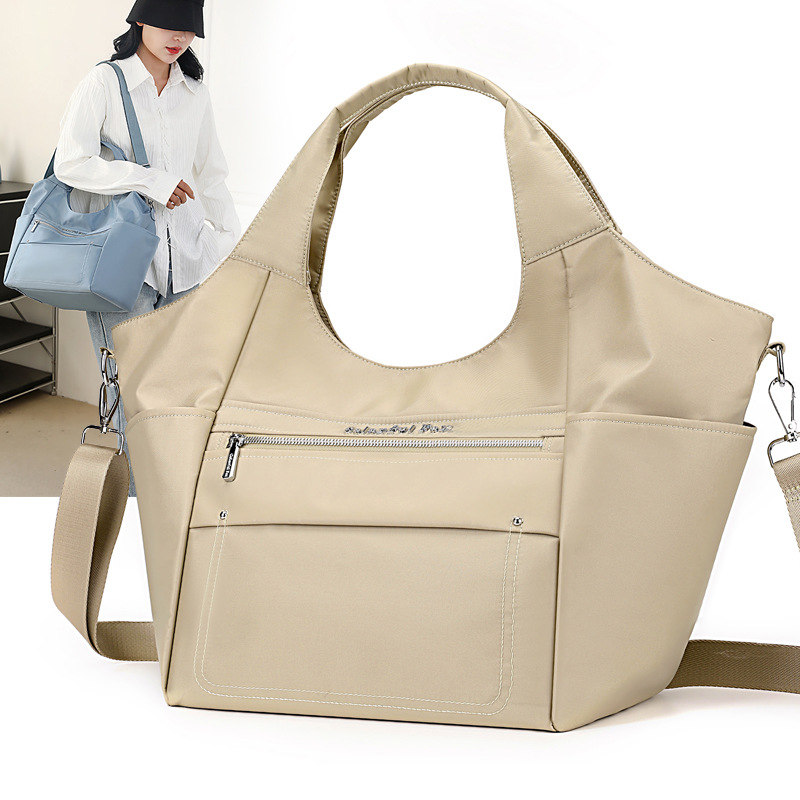 Colorful Fox large-capacity tote bag, women's fashionable commuting single-shoulder bag, casual and versatile water-resistant crossbody bag full figure