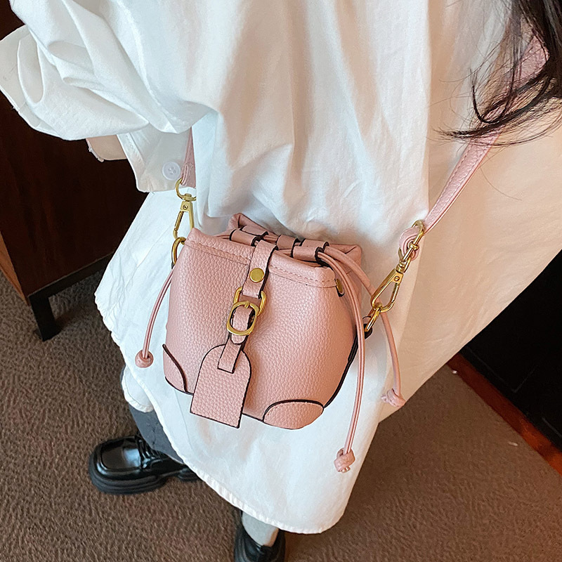 ins European and American style mini children's drawstring bucket in a concave shape, hand-carried crossbody small bag for women Specification drawing