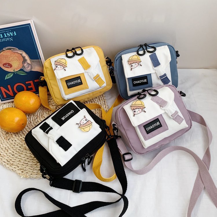 Korean and Japanese style single-shoulder bag, crossbody small bag, women's trendy design, 2020 new fashionable student nylon small crossbody bag details Picture