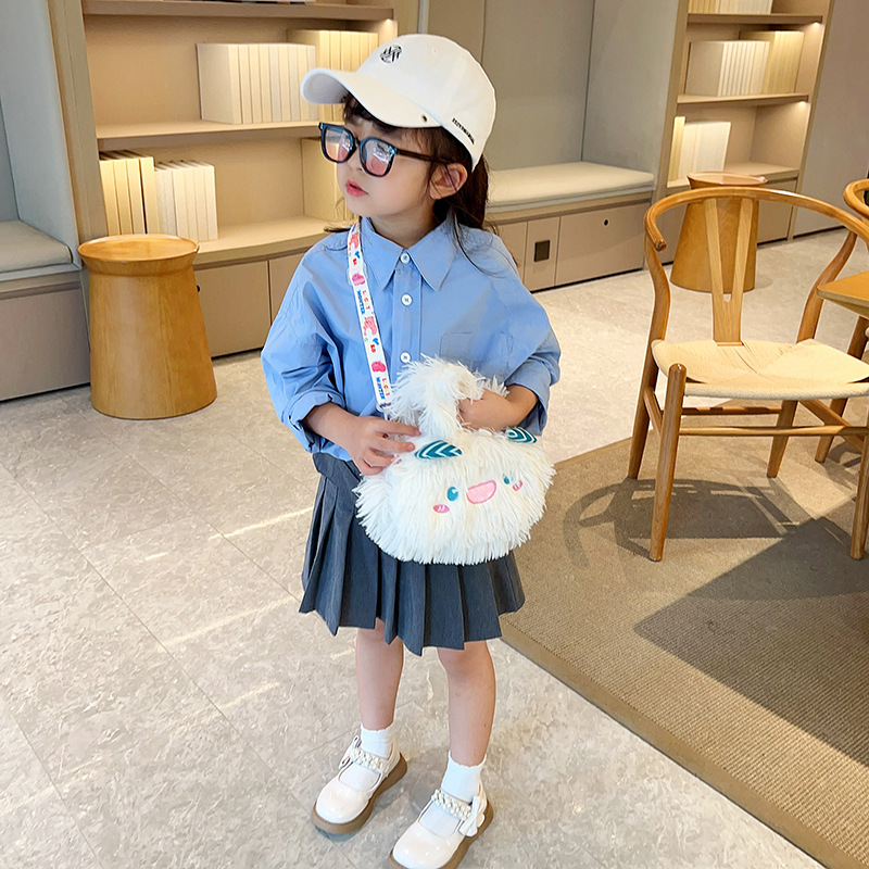 Cute plush handbag 2023 new style cartoon dog multi-color furry small shoulder bag, claw machine doll bag Specification drawing