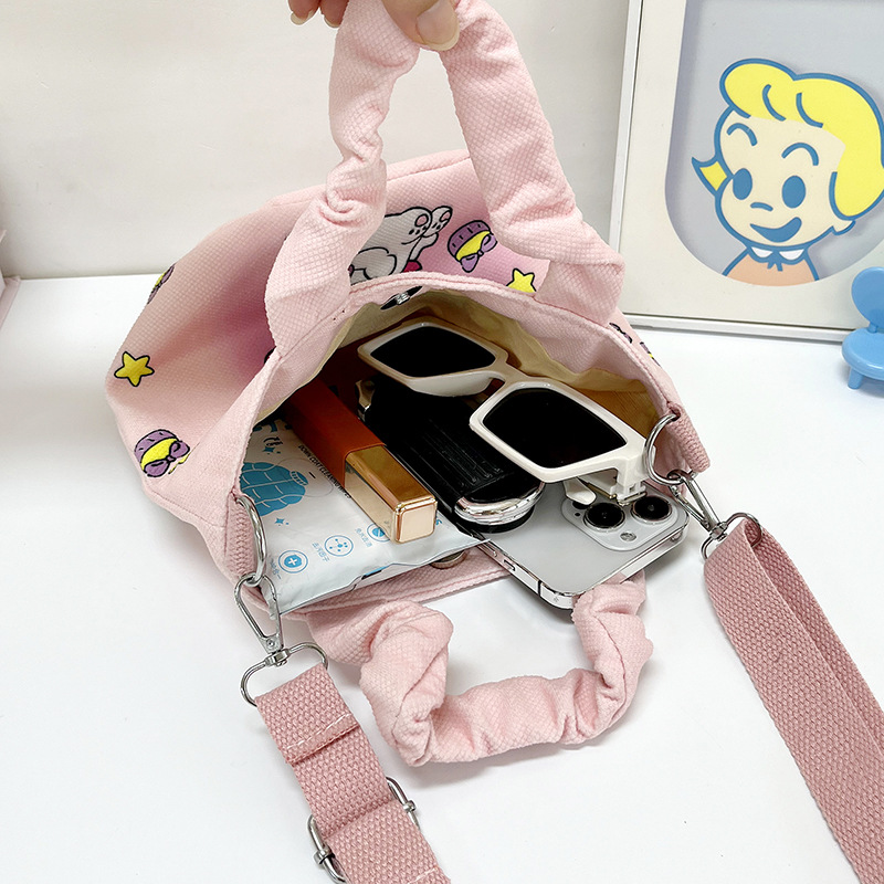 Cartoon casual crossbody single-shoulder girl bag, children's coin purse, storage bag, claw machine doll, foreign trade handbag Application Scenario