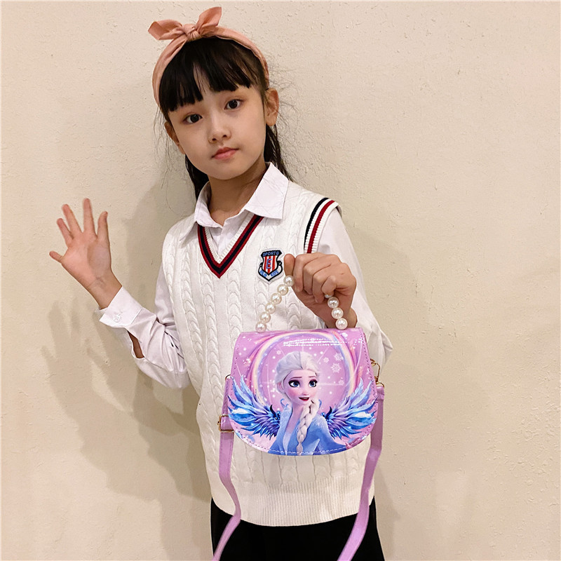 Cross-border children's single-shoulder bag, fashionable cartoon little girl Aisha, versatile ice princess pearl hand-held crossbody small bag Application Scenario
