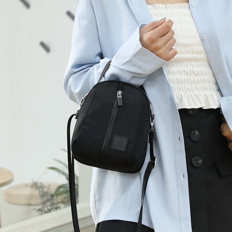 2025 New stylish Korean-style single-shoulder bag for women, versatile crossbody phone bag, nylon waterproof women's crossbody bag Specification drawing