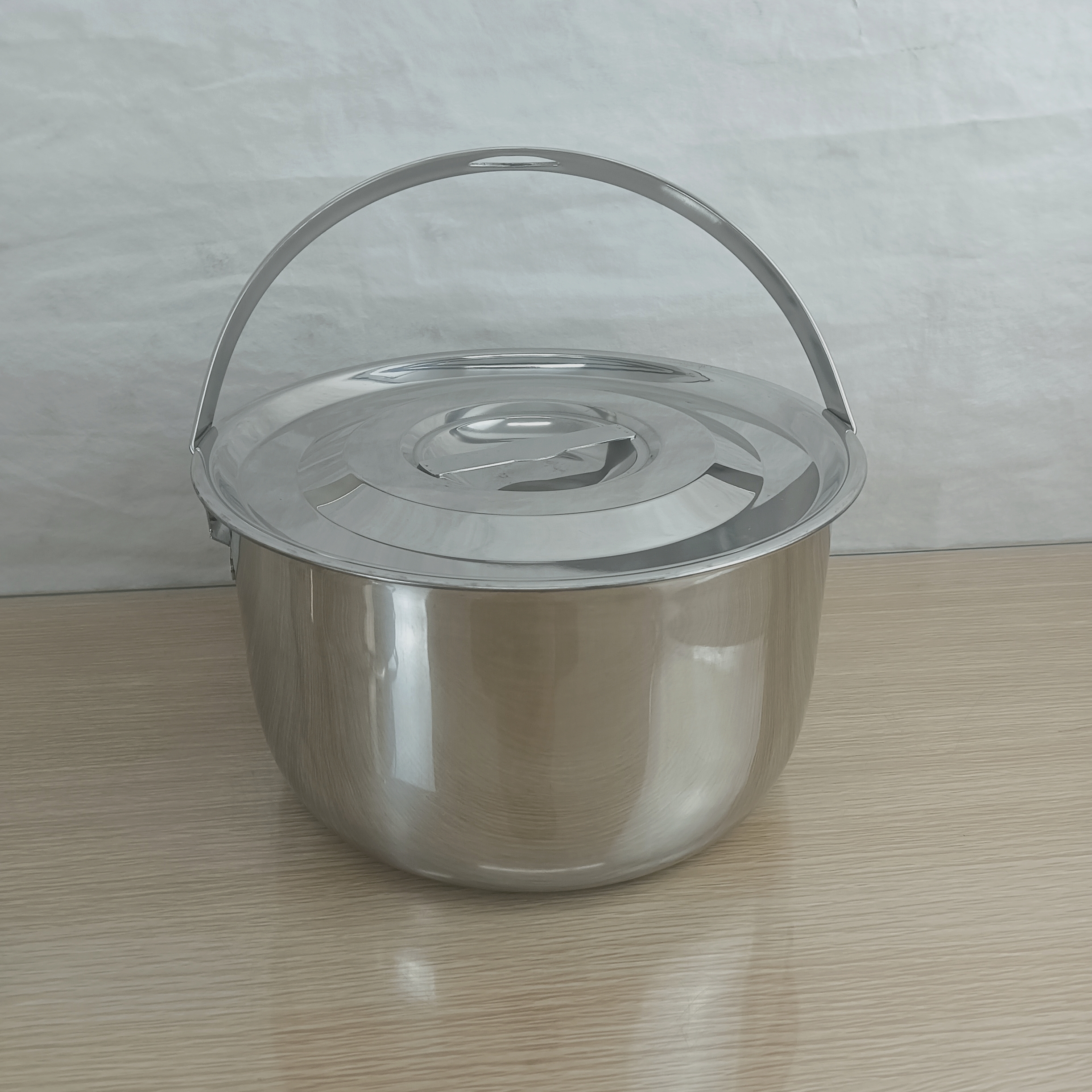 DF68825 cooking pot, 304 stainless steel basin with lid, household oil basin, flavor cup, commercial round basin, deep oil basin, DF TRADINGHOUSE Application Scenario