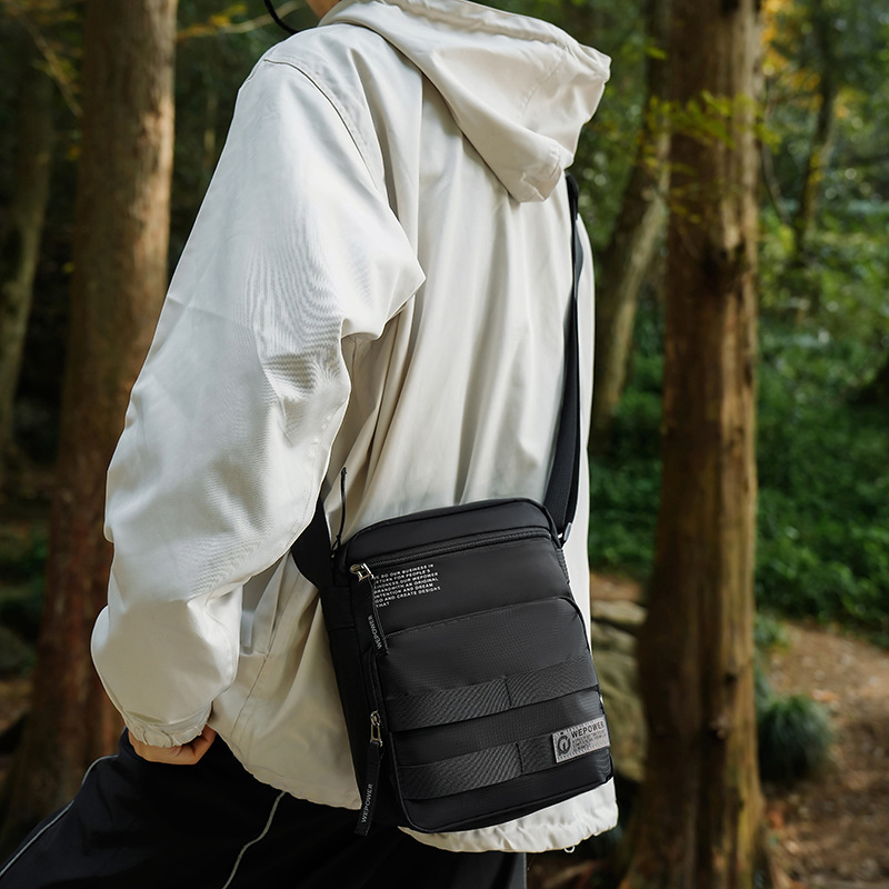 WEPOWER's new fashionable business shoulder bag is a durable and water-resistant men's commuting crossbody bag details Picture