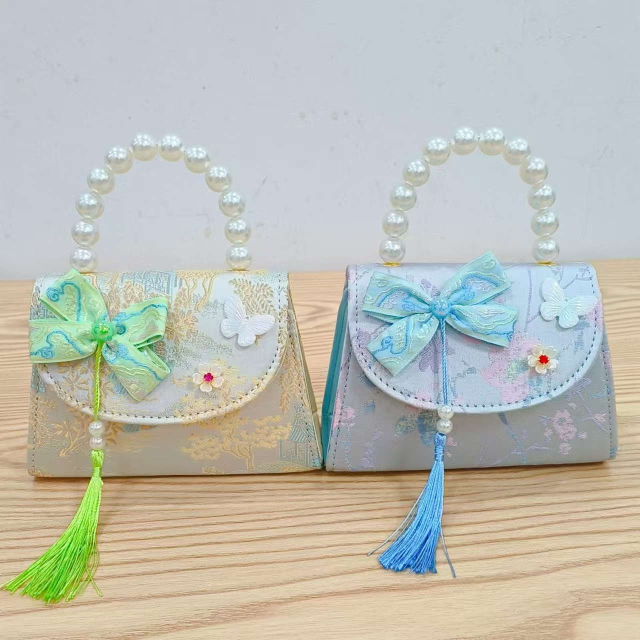 202 New Chinese-style bow children's bag, Little Chanel style fashionable pearl coin purse, Princess crossbody handbag Application Scenario