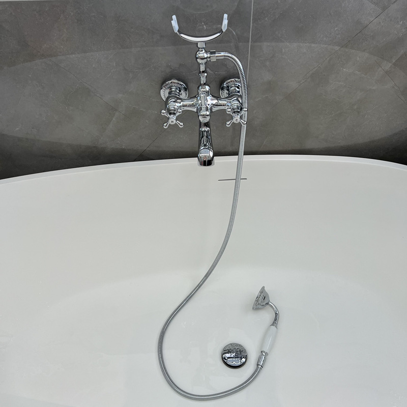 French retro brass chrome-plated wall-mounted shower head set, electroplated simple bathtub, telephone with ceramic faucet Application Scenario