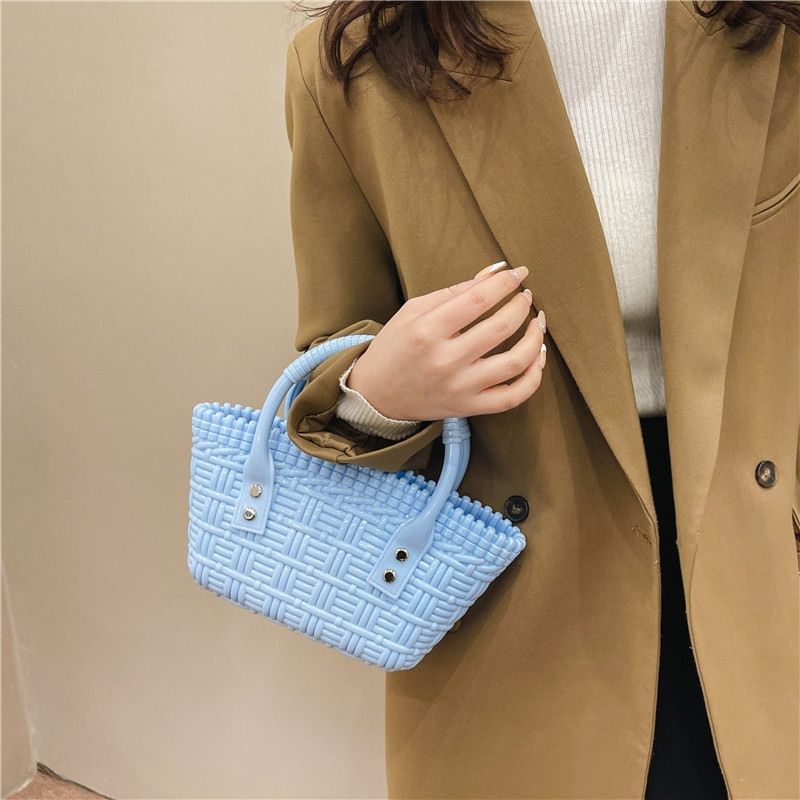 2025 New trendy and versatile crossbody mini vegetable basket jelly bag, fashionable hand-held woven bag, mini tote women's bag Item Picture