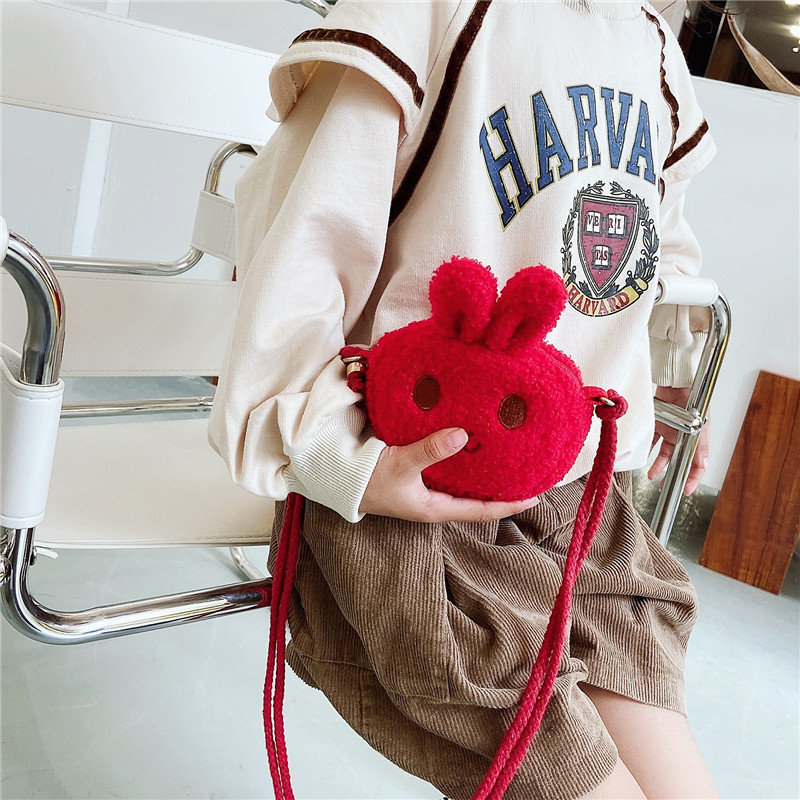 The 2020 autumn and winter new cartoon children's bag, cute little rabbit kids, baby coin purse, mini girls' small bag, fashionable Application Scenario