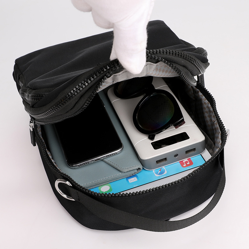 2025 New multi-functional women's backpack, waterproof nylon women's single-shoulder bag, large-capacity commuter crossbody bag Application Scenario