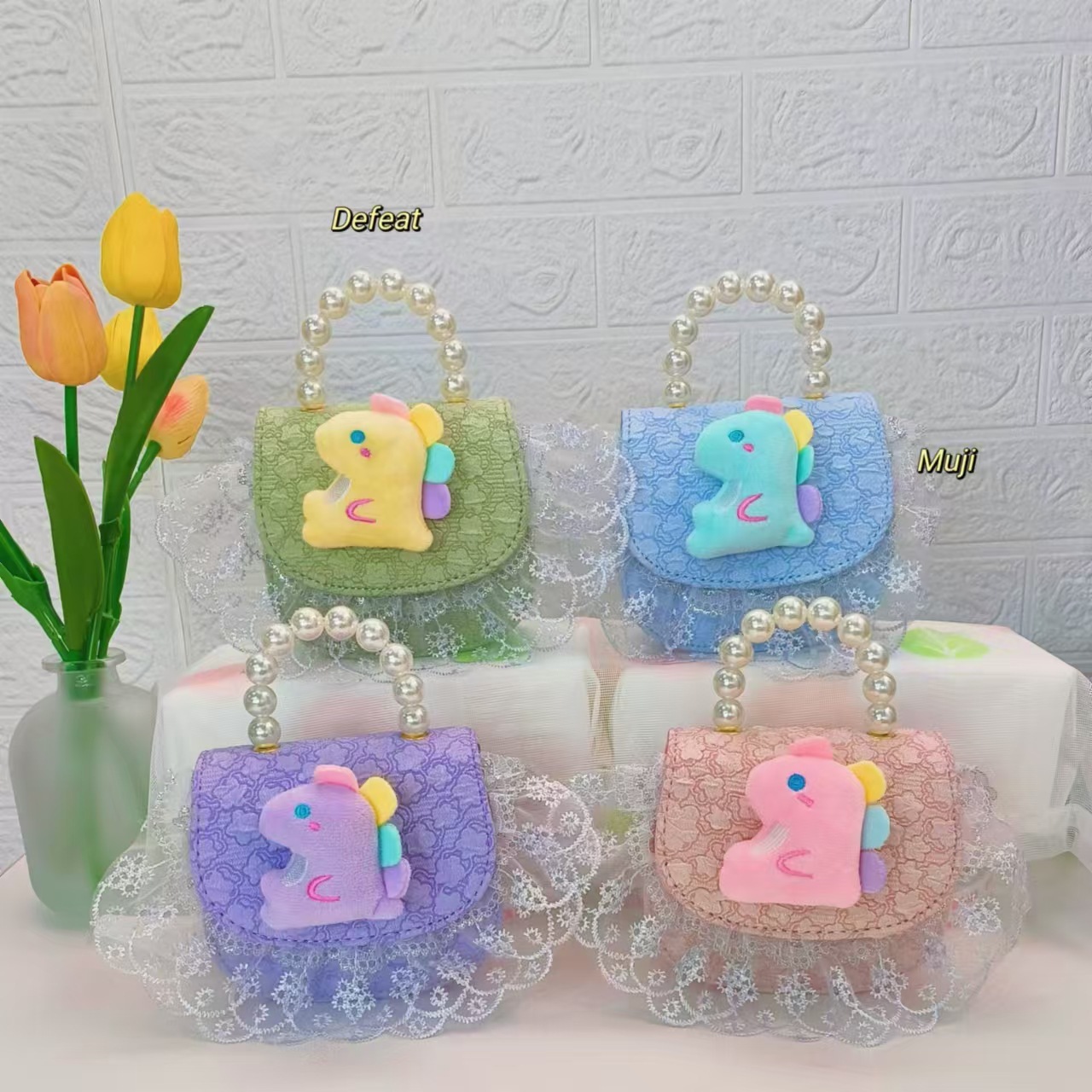 Little dinosaur pearl handbag, plush toy, children's bag, little girl princess bag, chain bag, crossbody bag, accessory bag Application Scenario