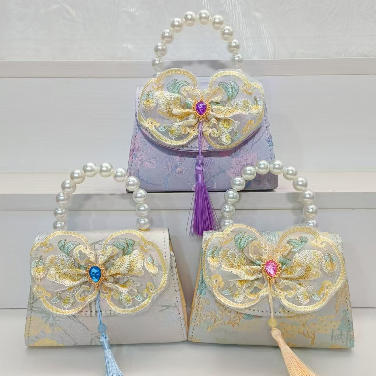 Chinese-style bow pearl handbag, princess bag, crossbody chain, New Year lucky money bag, Hanfu children's accessory bag details Picture