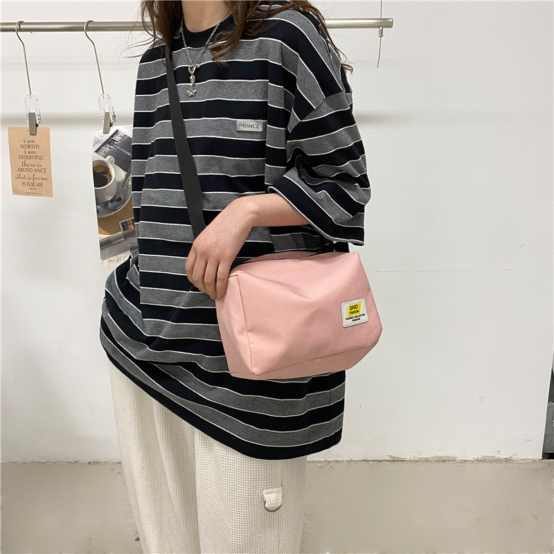 2022 New Women's bags: Fashionable crossbody bag, women's bucket bag, cross-border nylon single-shoulder bag for women full figure