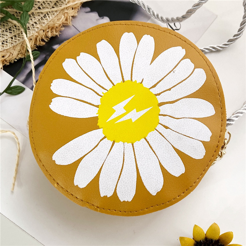 Cute cartoon little bags for children, fashionable little daisies crossbody bag for girls and babies, princess girls and kids, trendy and adorable Specification drawing