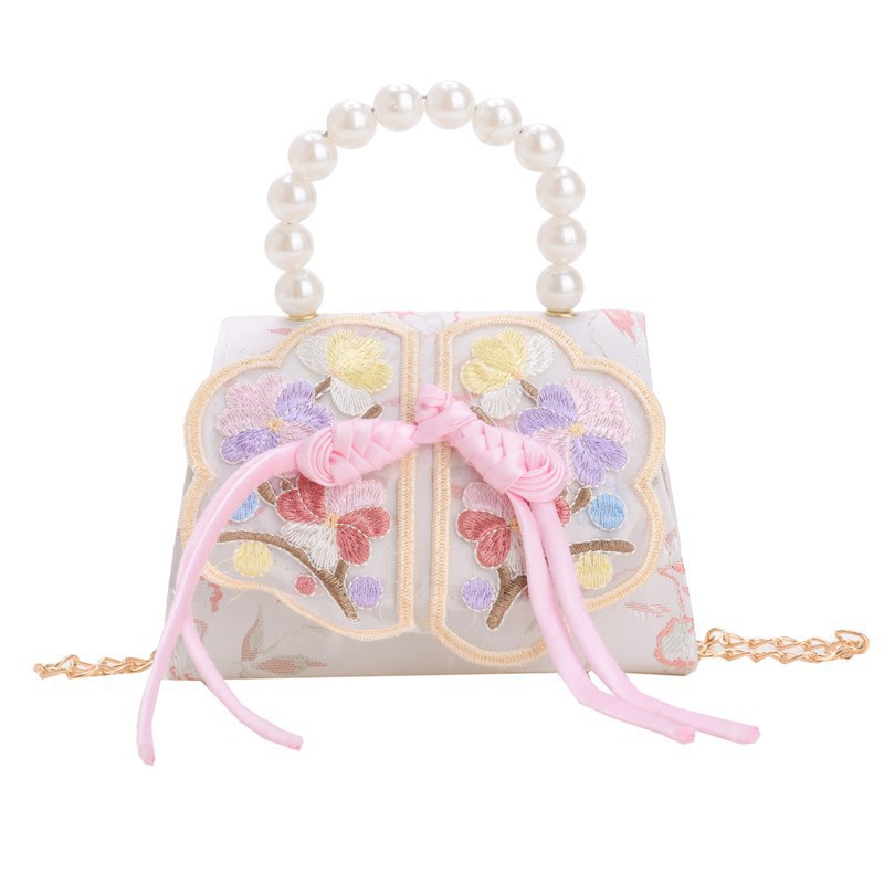 Sweet and stylish pearl hand-held accessory bag for girls, ancient-style Hanfu matching bag, cute red envelope for little girls on one shoulder Item Picture