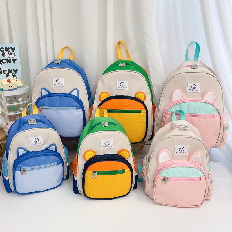 New sizes of fashionable children's schoolbags, kindergarten baby backpacks, and school bags for grades 1 to 3 in primary school full figure