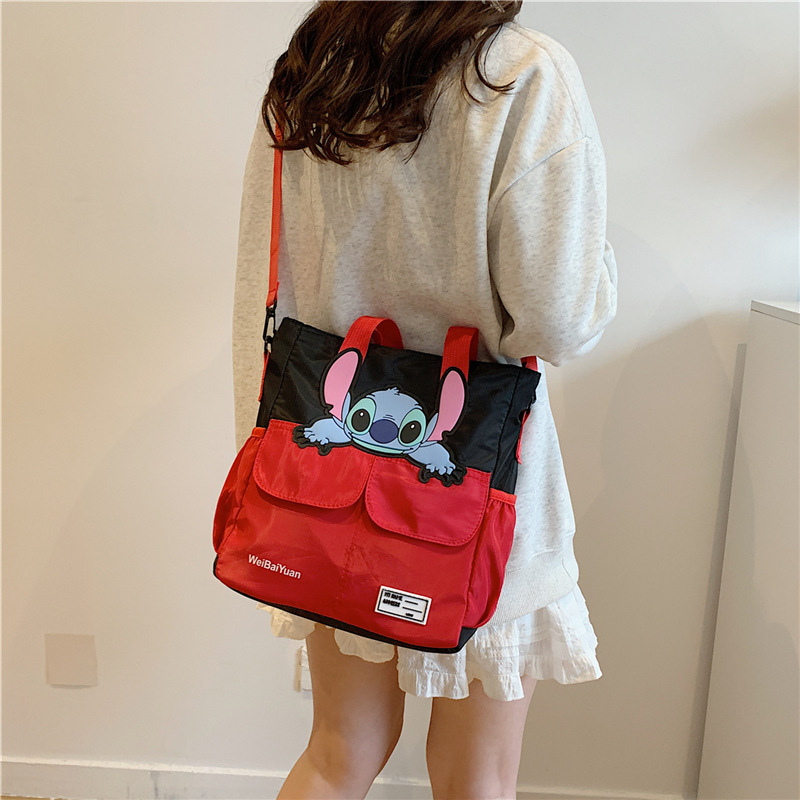 A new, versatile, large-capacity single-shoulder crossbody bag with a cute and girlish heart for student tutoring in the Korean version of Instagram Application Scenario