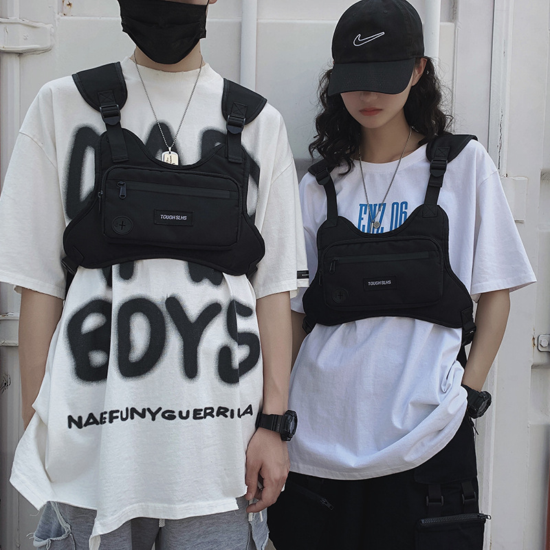 Trendy street men's and women's chest bags, new functional workwear tactical bags, fashionable vest couple running sports bags full figure
