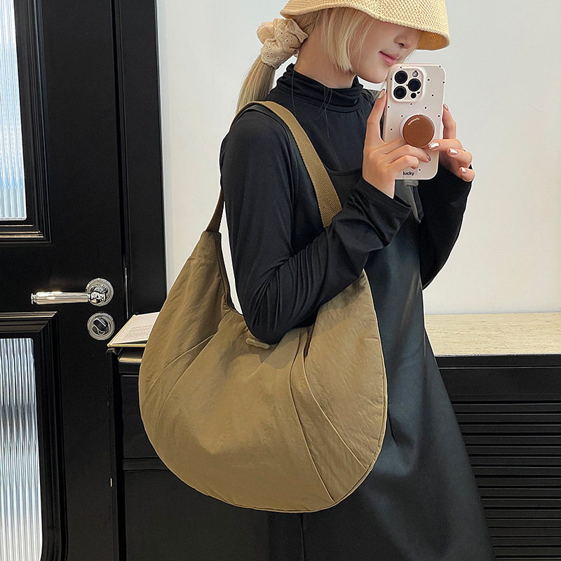 Colorful Fox lulu's new Korean-style women's crescent moon bag, croissant bag, single-shoulder sports and fitness dumpling bag full figure