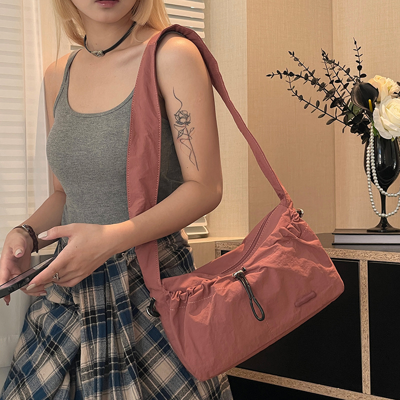 Colorful Fox Korean niche and cute ins nylon versatile pleated cloud bag Women's shoulder bag armpit bag Specification drawing