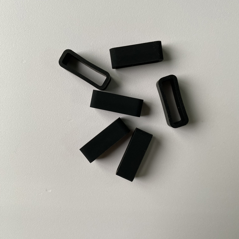 Factory wholesale silicone watch bands with movable bezels of 16/18/20mm, available in multiple colors and rubber rings Application Scenario