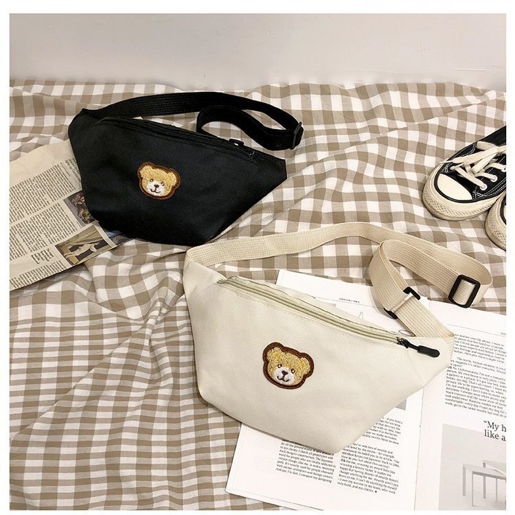 This is a trendy and cute little bag from Instagram for 2024. It's a versatile crossbody bag for female students Specification drawing