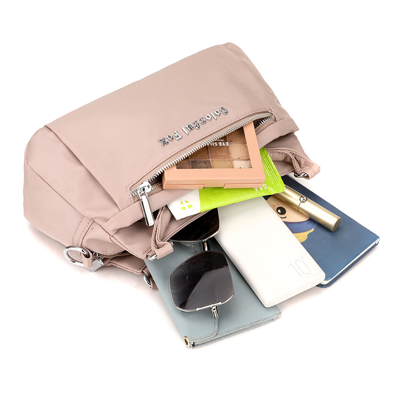 Colorful Fox Custom women's fashion handbag, Korean-style trendy single-shoulder bag, multi-layer water-resistant crossbody bag Application Scenario