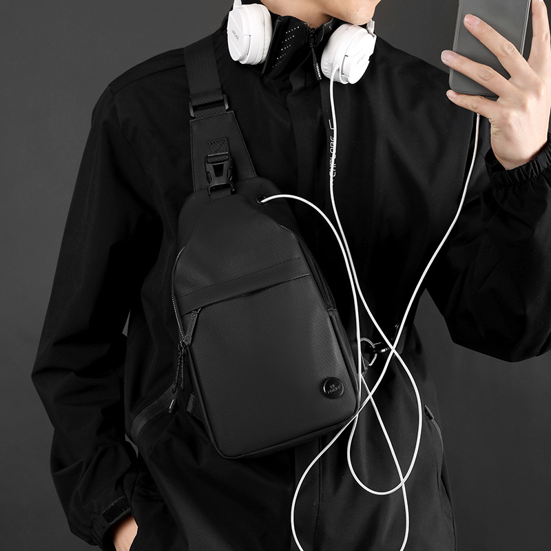 WEPOWER's new men's crossbody chest bag, lightweight and waterproof single-shoulder bag, and multi-functional USB charging interface chest bag details Picture