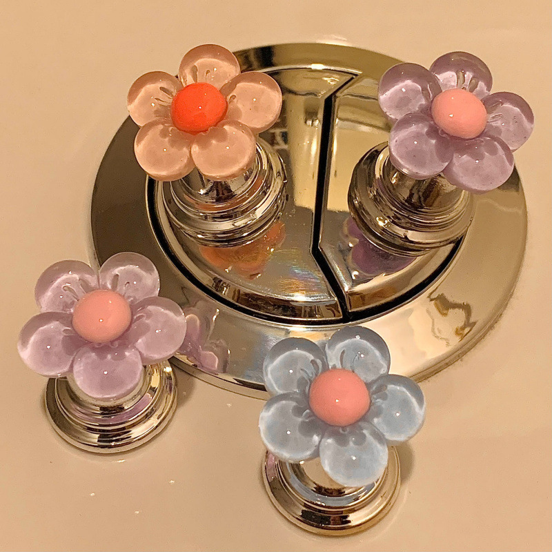 Flower creative toilet switch press, home essentials, nail art special flush button sticker, Amazon full figure
