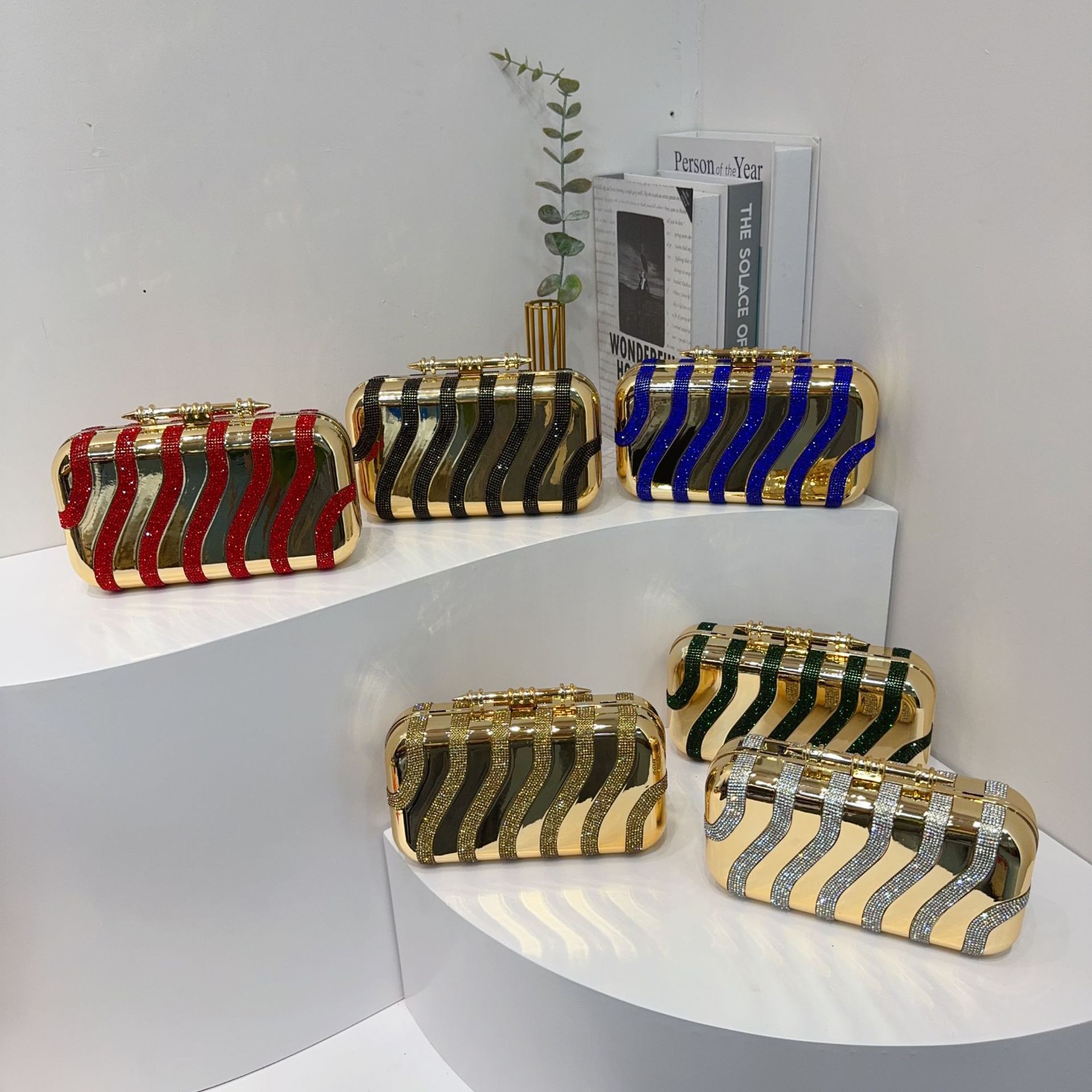 Cross-border European and American striped sequin acrylic bags, evening bags, fashionable sequin clutch bags, cheongsam evening dress bags full figure