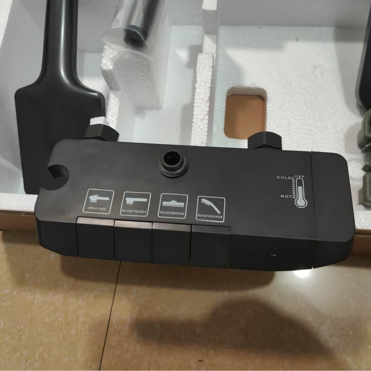 Factory price gun, grey space aluminum aircraft carrier, piano key, four-speed set, booster spray gun, engineering hotel rental room Specification drawing