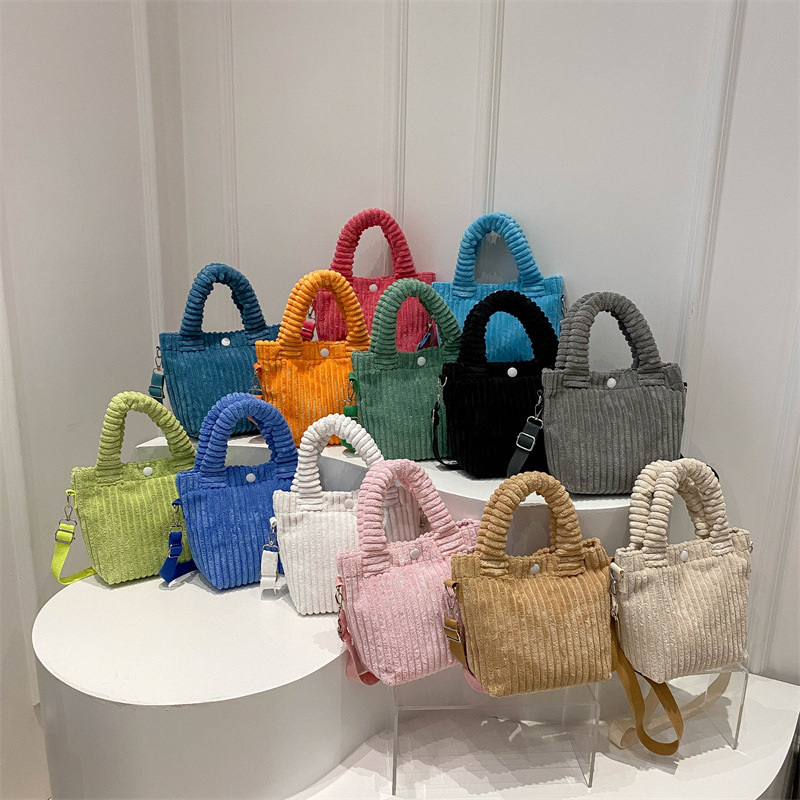 2025 New niche and fresh bucket bag, cute, fashionable and casual crossbody bag, versatile solid color handbag wholesale full figure