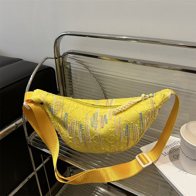 The new 2024 fashionable canvas versatile dumpling bag, a simple and stylish single-shoulder bag for commuting ladies with a high level of appearance Specification drawing