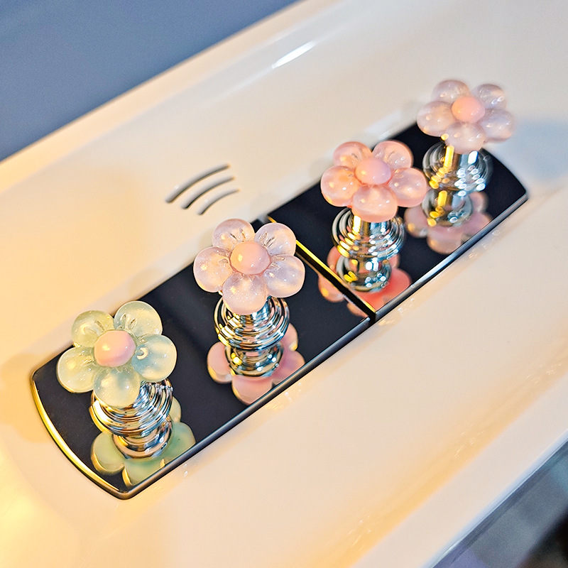 The same style of flower toilet press as Xiaohongshu, a universal creative bathroom flush switch for long nails and manicures details Picture