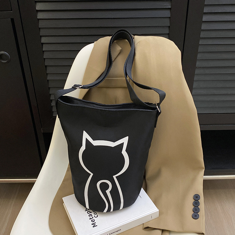 Cute cat crossbody bag, women's lightweight canvas bucket bag, 2025 new summer casual and versatile student single-shoulder bag details Picture
