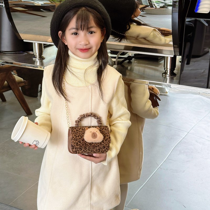 Cute plush children's bag, new leopard print chanel-style princess handbag, stylish girls' chain single-shoulder crossbody bag Specification drawing